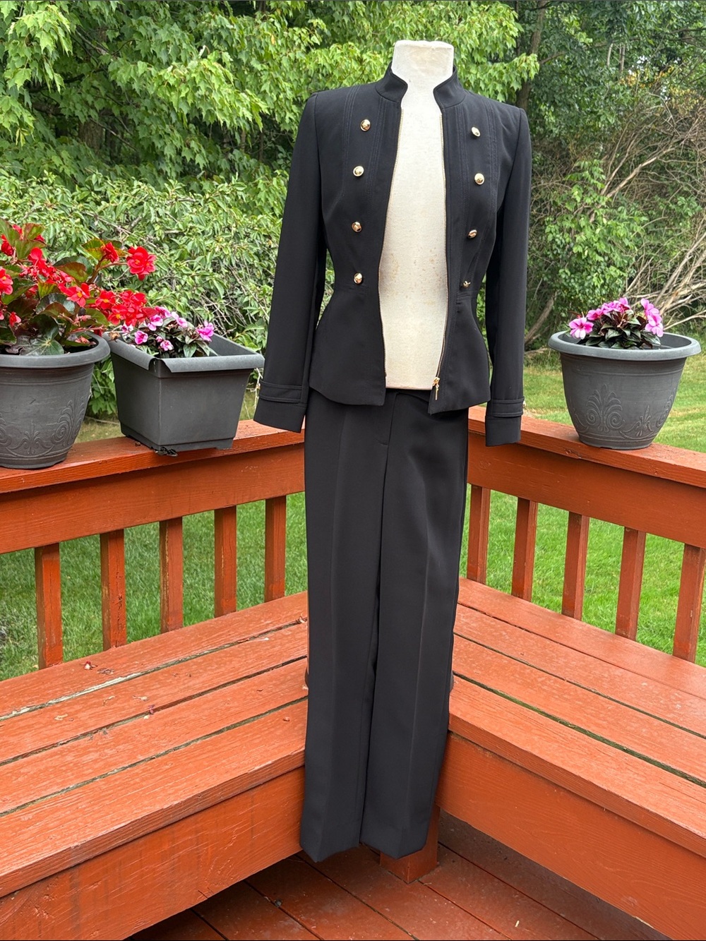 NWOT Beautiful Tahari Suit